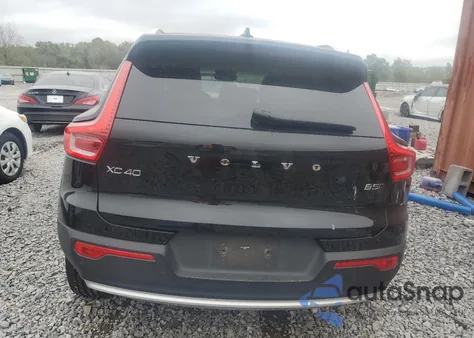 2025 Volvo Xc40 Plus z USA, uszkodzony, nr VIN YV4L12UE9S2531682